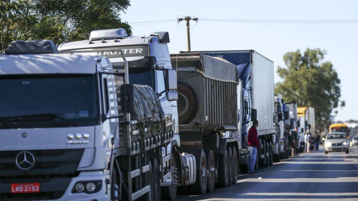 Greve dos caminhoneiros 