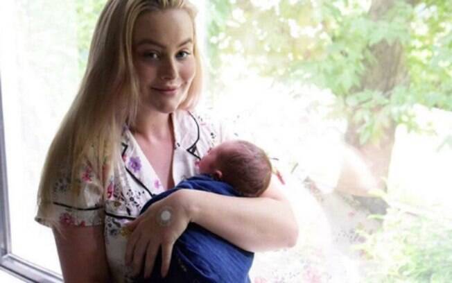 Tahlia Aubusson fez relato sobre desmamar o filho de apenas três semanas em um blog que mantém sobre maternidade