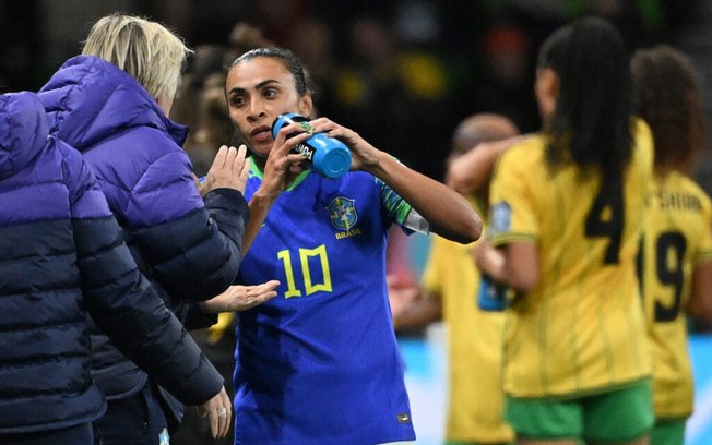 Marta diz que jogou fora de posição na Copa e critica Pia: ‘Frustrante’