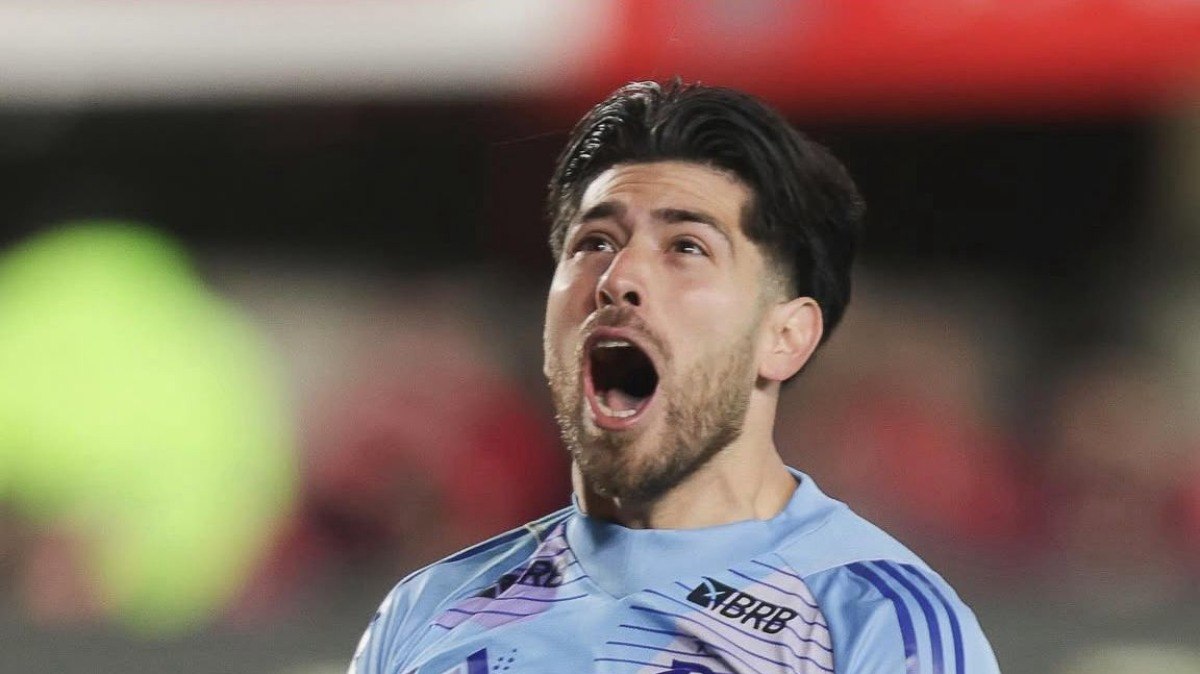 Rossi supera desconfiança para carregar Flamengo até a final