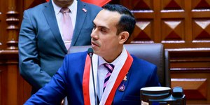 Presidente do Peru é destituído do cargo
