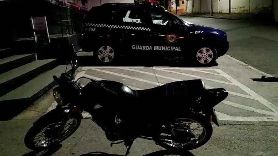 Motociclista atropelou Guarda Municipal