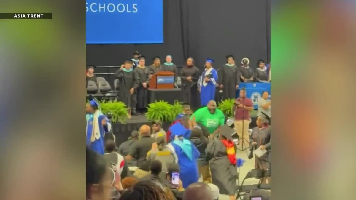 Vídeo mostra pancadaria em formatura que terminou em delegacia