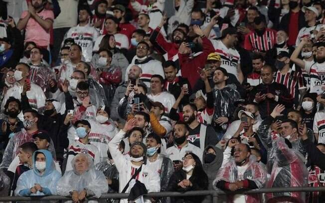 Com preços mais baratos, São Paulo anuncia venda de ingressos para a partida contra o Athletico-PR
