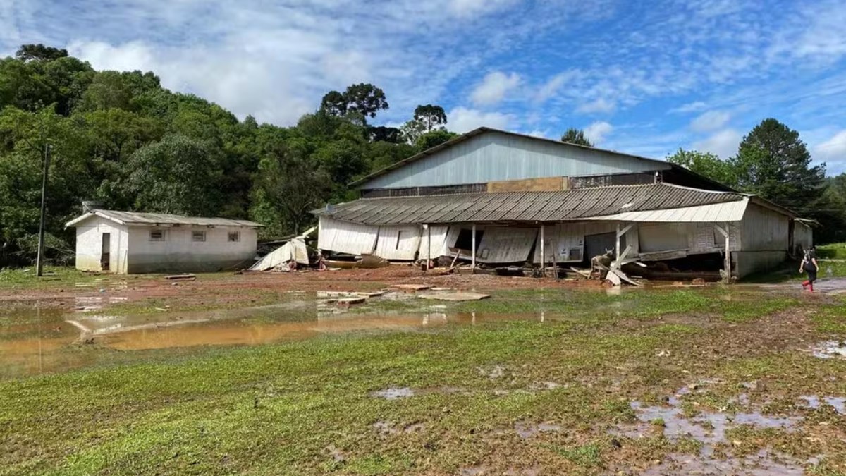 Correntes de água invadiram a casa onde a menina dormia