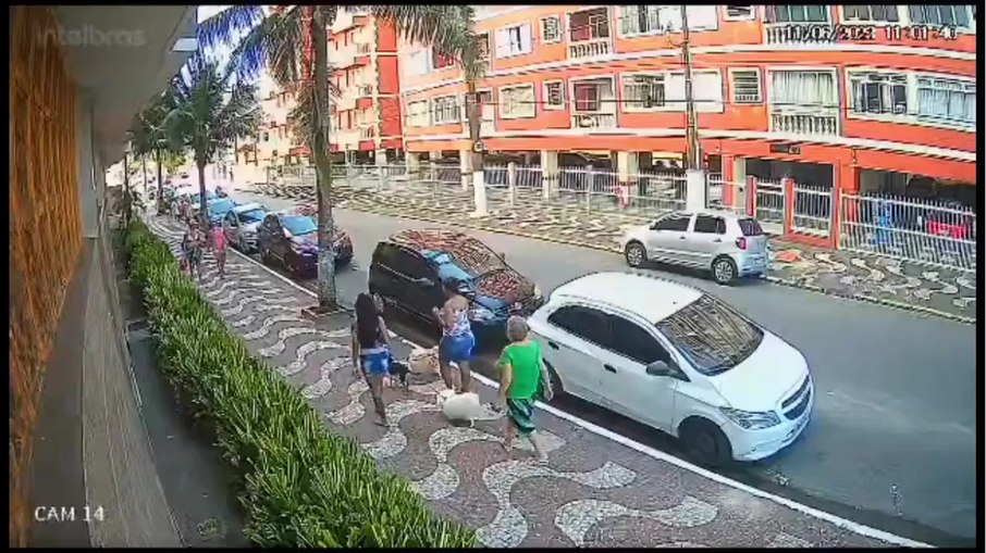 Casal atropela ladrões em moto na cidade de Praia Grande, litoral paulista