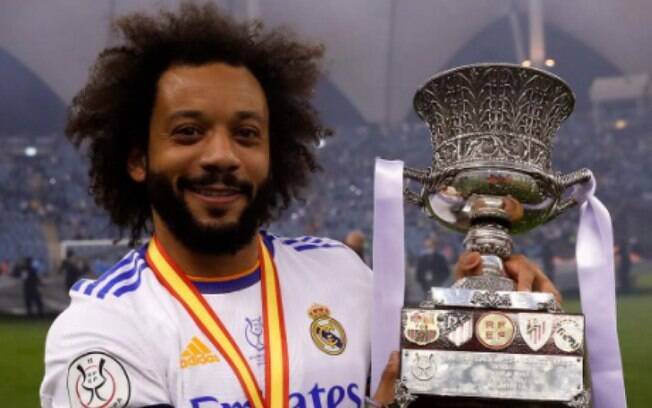 Marcelo se torna recordista de títulos no Real Madrid