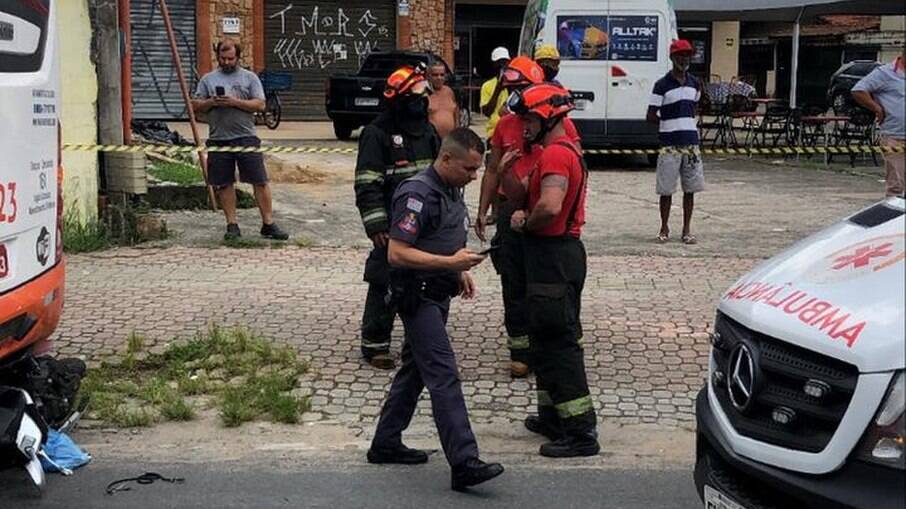 Uma equipe do Serviço de Atendimento Móvel de Urgência (Samu) socorreu o idoso que foi levado para o Hospital Irmã Dulce.