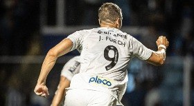 Santos vence o Avaí na Ressacada e lidera a Série B