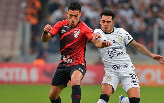 Em jogo com briga e expulsões, Corinthians sai na frente, mas cede empate ao Athletico-PR