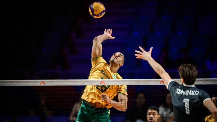 Brasil encara a França pressionado por vaga na fase final da VNL
