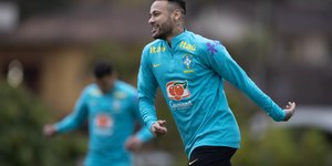 Seleção desmente Santos; lesão de Neymar é mais grave