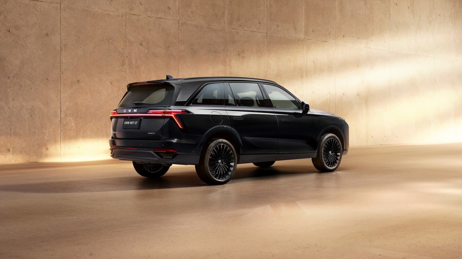 SUV híbrido plug-in tem seis lugares, 517 cv, 128 km de autonomia elétrica e pacote semiautônomo nível 2+
