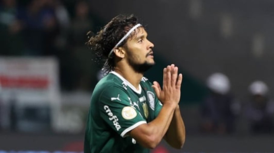 Gustavo Scarpa, que se despediu do Palmeiras com o título brasileiro, foi eleito craque do campeonato