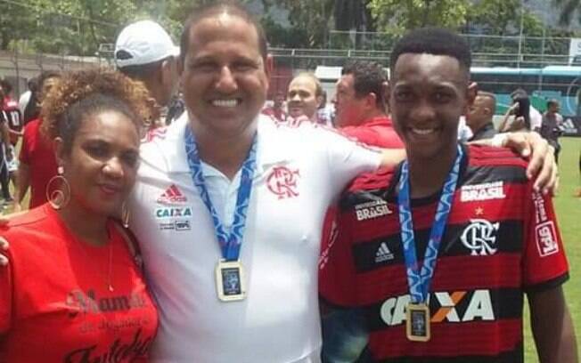 TragÃ©dia no Flamengo! Jorge Eduardo Pereira Santos tinha 15 anos de idade. Foto: Twitter/ReproduÃ§Ã£o