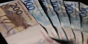 Prazo para saque do abono salarial acaba nesta segunda (29)