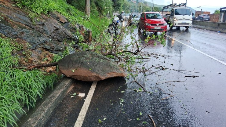 Sequência de chuvas deixa Rio em alerta para deslizamentos