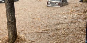 Correnteza, carros submersos: veja enchente no interior de SP
