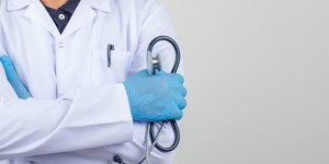 O que é o programa Mais Médicos, alvo de ataque dos EUA