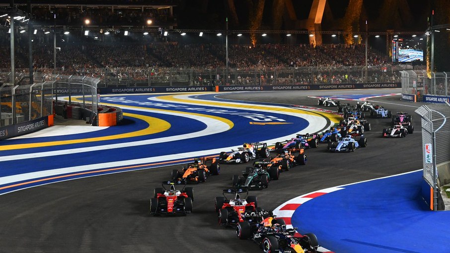 Verstappen vence pela primeira vez o GP de Singapura