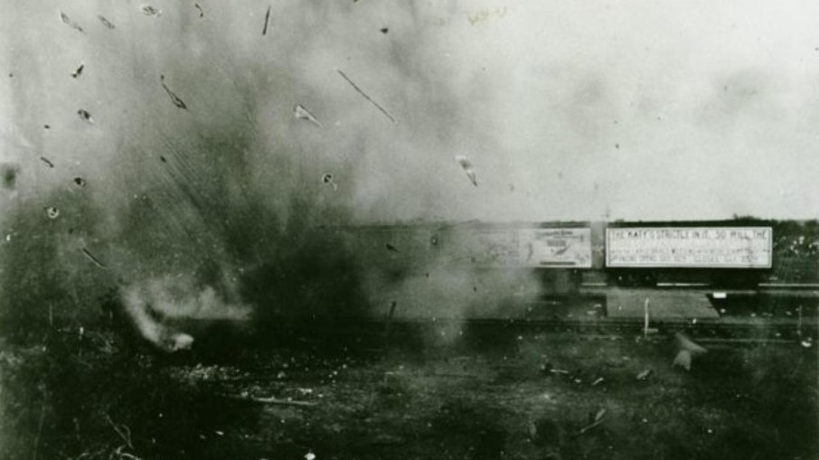Colisão de trens nos arredores de Waco, Texas, em 15 de setembro de 1896. 