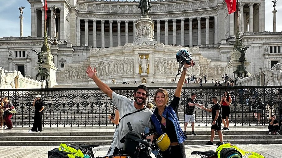 Nadine e Guilherme viajam de bicicleta pela Europa