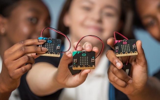 Micro:bit lança plataforma para crianças aprenderem IA