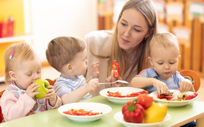 Alimentação no berçário: veja como é feita a introdução alimentar na primeira infância