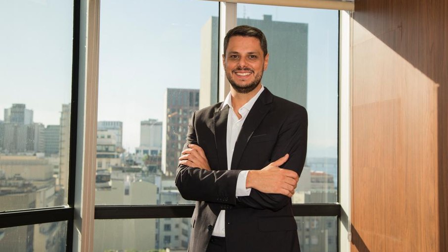 Luiz Clemente é formado em economia, assessor de investimento e líder da Miura Investimentos do Rio de Janeiro, Luiz Clemente é formado em economia, assessor de investimento e líder da Miura Investimentos do Rio de Janeiro,
