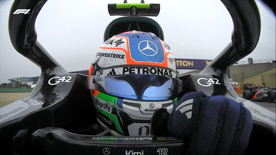 Antonelli vence na China e Mercedes faz dobradinha