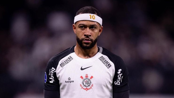 Lenda%20do%20futebol%20detona%20Memphis%20por%20cavadinha