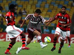 Flamengo busca embalo no clássico diante do desacreditado Fluminense