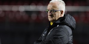 Dorival explica titularidade de Dória após falha contra o Flu