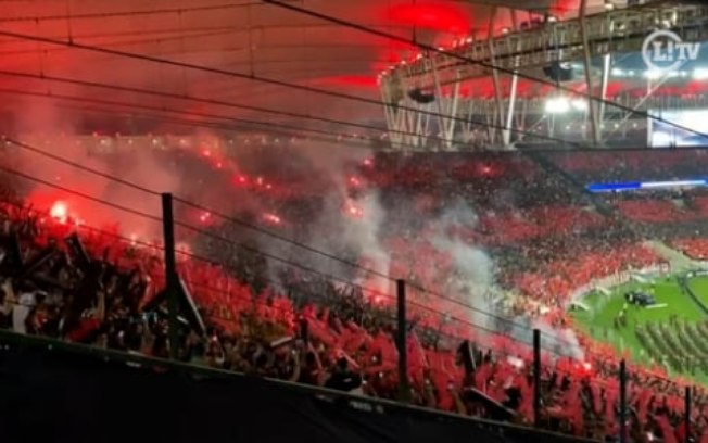 VÍDEO: Veja o mosaico e a festa da torcida do Flamengo para jogo contra o Vélez pela Libertadores