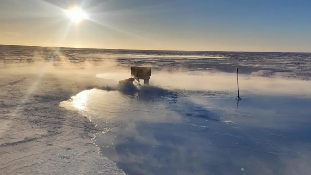 Local da pesquisa da Real Ice em Cambridge Bay Local da pesquisa da Real Ice em Cambridge Bay