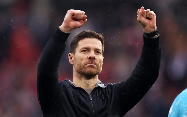 Próximo do título alemão, Xabi Alonso evita euforia no Bayer Leverkusen