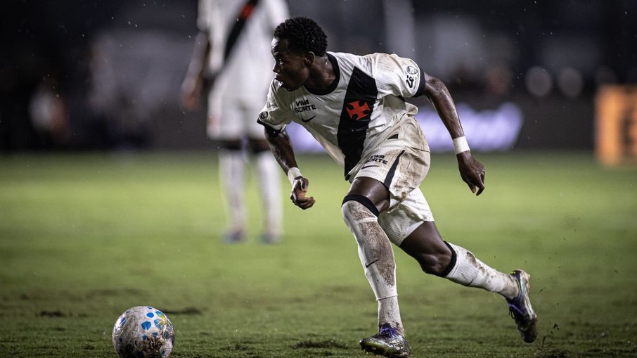 Andrés Gómez em ação pelo Vasco