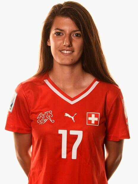 Florijana Ismaili é jogadora da seleção suíça