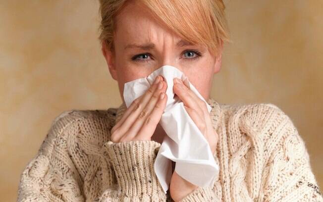 Covid-19: resfriado comum pode ajudar organismo contra coronavírus, indica estudo
