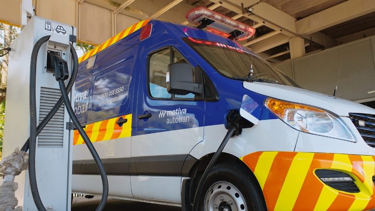 Base 100% elétrica marca avanço sustentável na Anhanguera