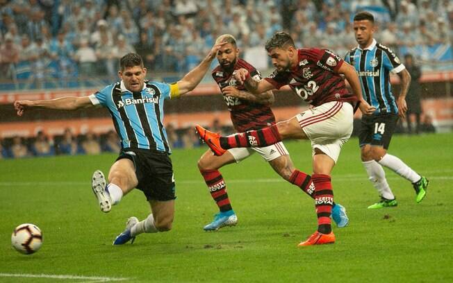 Grêmio e Flamengo empatam em 1 a 1 na primeira partida da semifinal da Libertadores