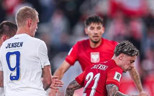 Jogo das Eliminatórias é parado por emergência médica na torcida