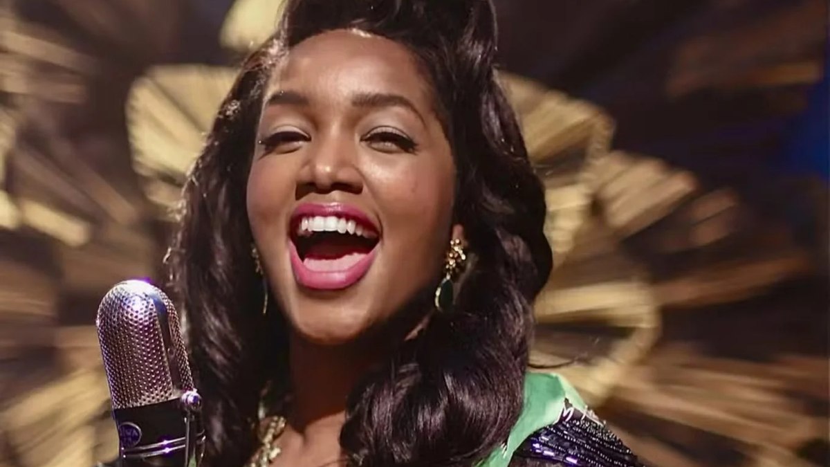 IZA entra em 'Garota do Momento' com performance de clássico do jazz IZA entra em 'Garota do Momento' com performance de clássico do jazz