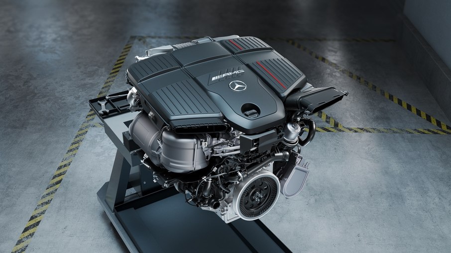 Motor 3.0 de seis cilindros em linha entrega 449 cv e 61,2 kgfm, com assistência híbrida leve de 48 volts.