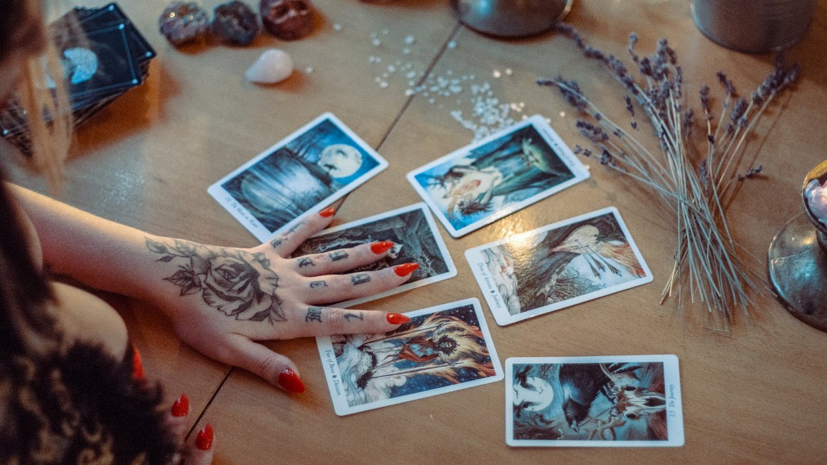 Sol em sagitário: O que o tarot reserva para esse período