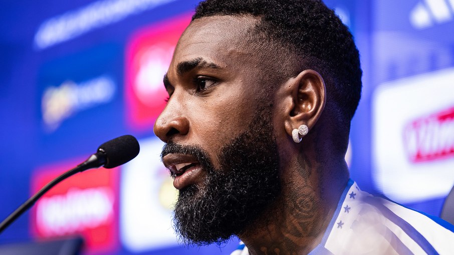 Gerson na apresentação no Cruzeiro