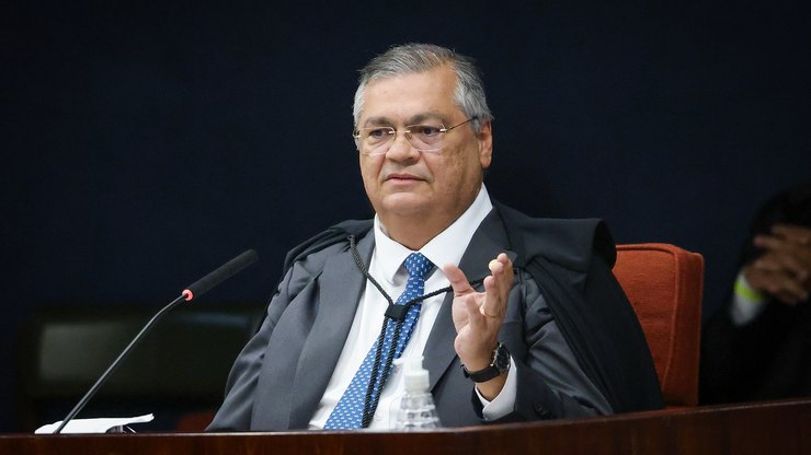 Dino barra repasse de emendas em 9 cidades por indícios de crimes