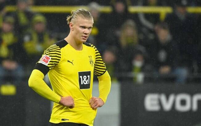 Diretor do Borussia Dortmund não crê em permanência de Haaland, e diz que Manchester City pode levar o atacante