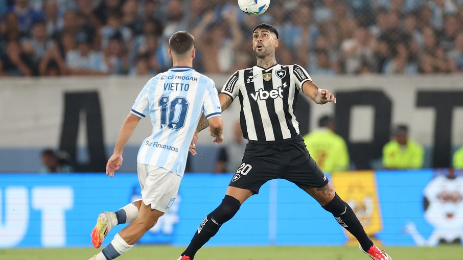 Barboza cometeu pênalti no primeiro tempo da partida Barboza cometeu pênalti no primeiro tempo da partida