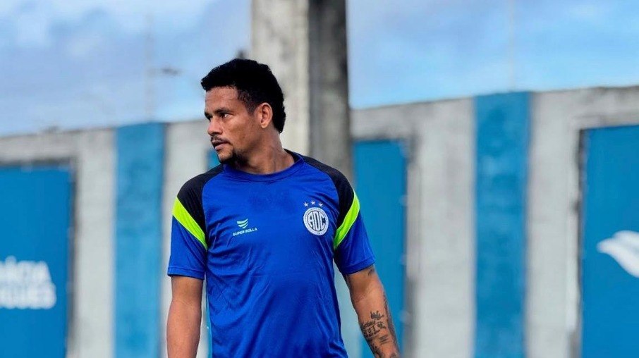 Neto Oliveira é o artilheiro do Confiança em 2025